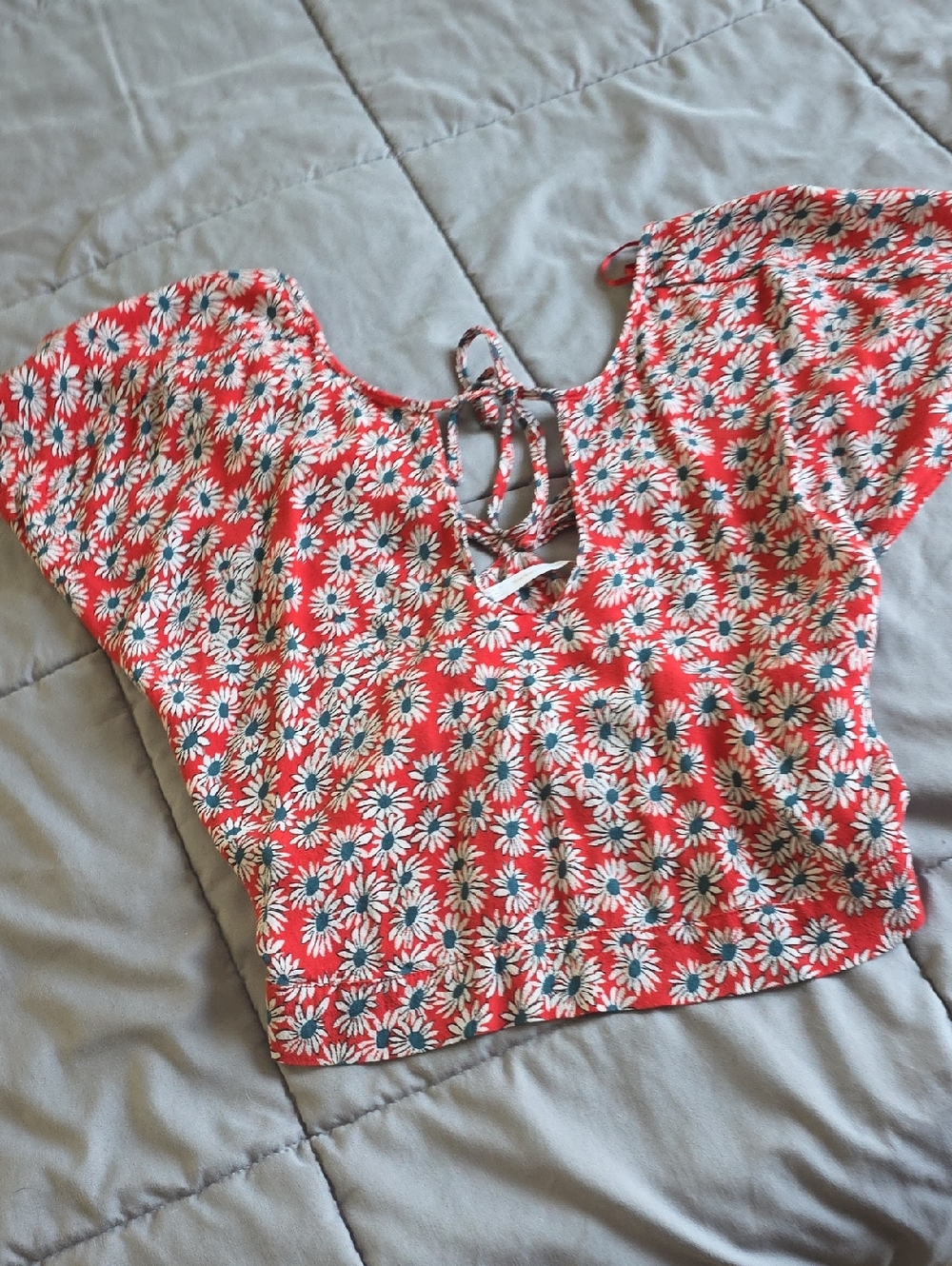 Red Daisy-Print Tie-Back Crop Top